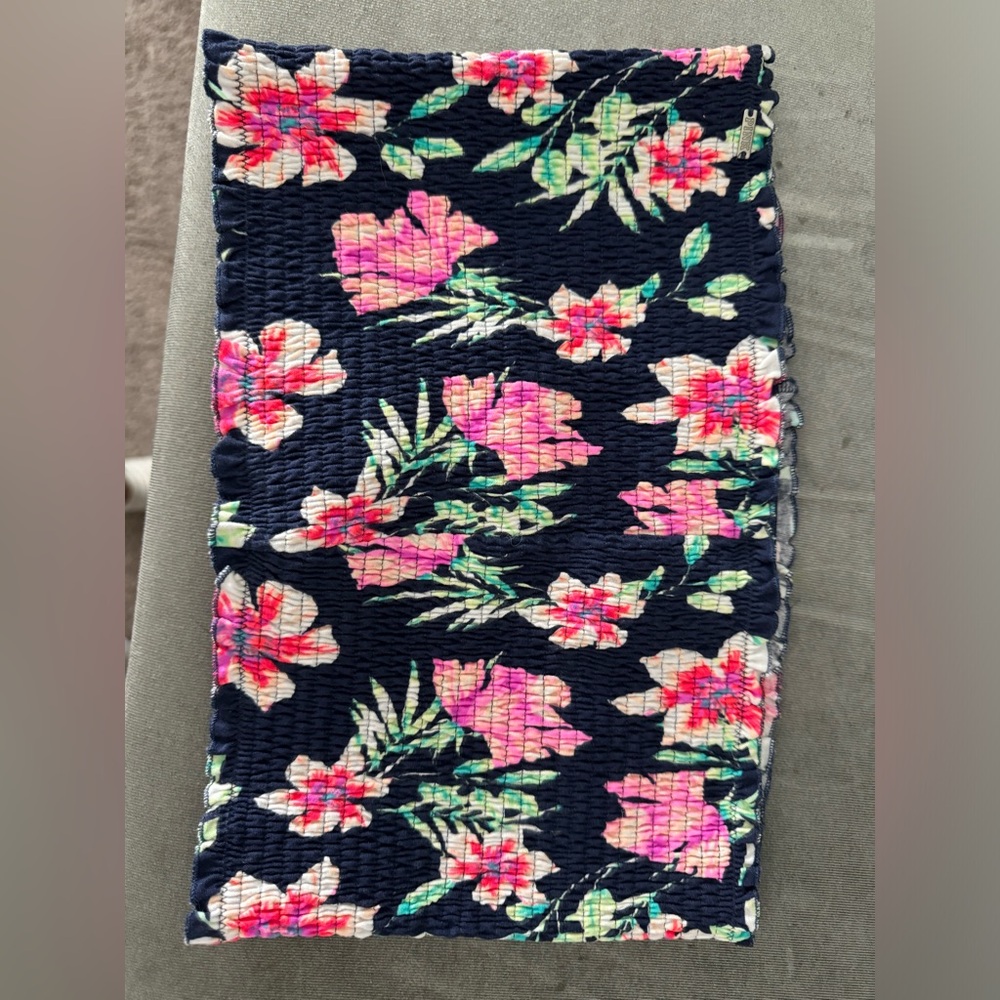 PINK 2000s cropped top